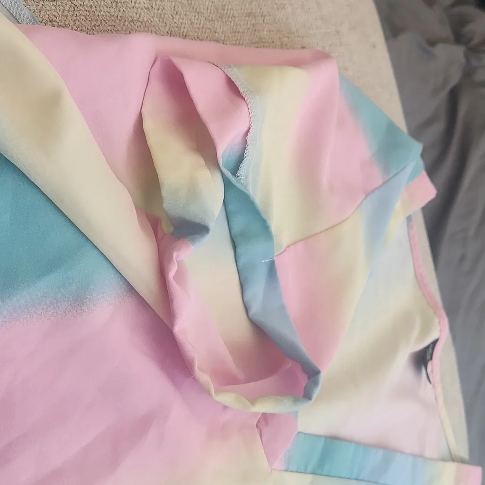 Cute blouse. - Picture 2 of 3